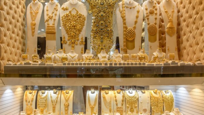This is the best time to buy gold; The price of gold in the UAE has fallen sharply